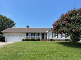 1605 Granada Ln, Graham, NC 27253