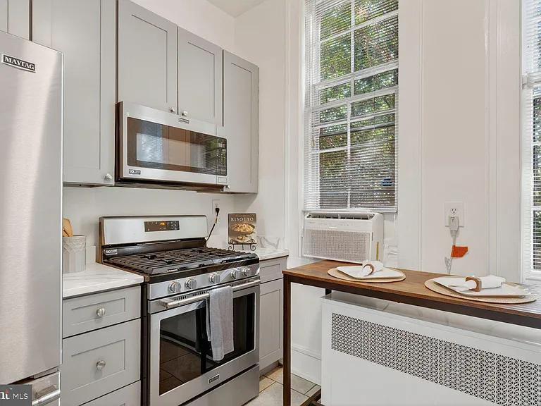 3039 Macomb St NW #16 — Photo 10