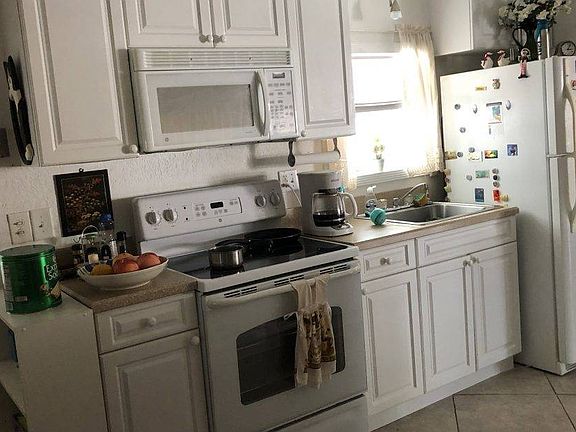 5th image of 6522 NW 28th Ct
