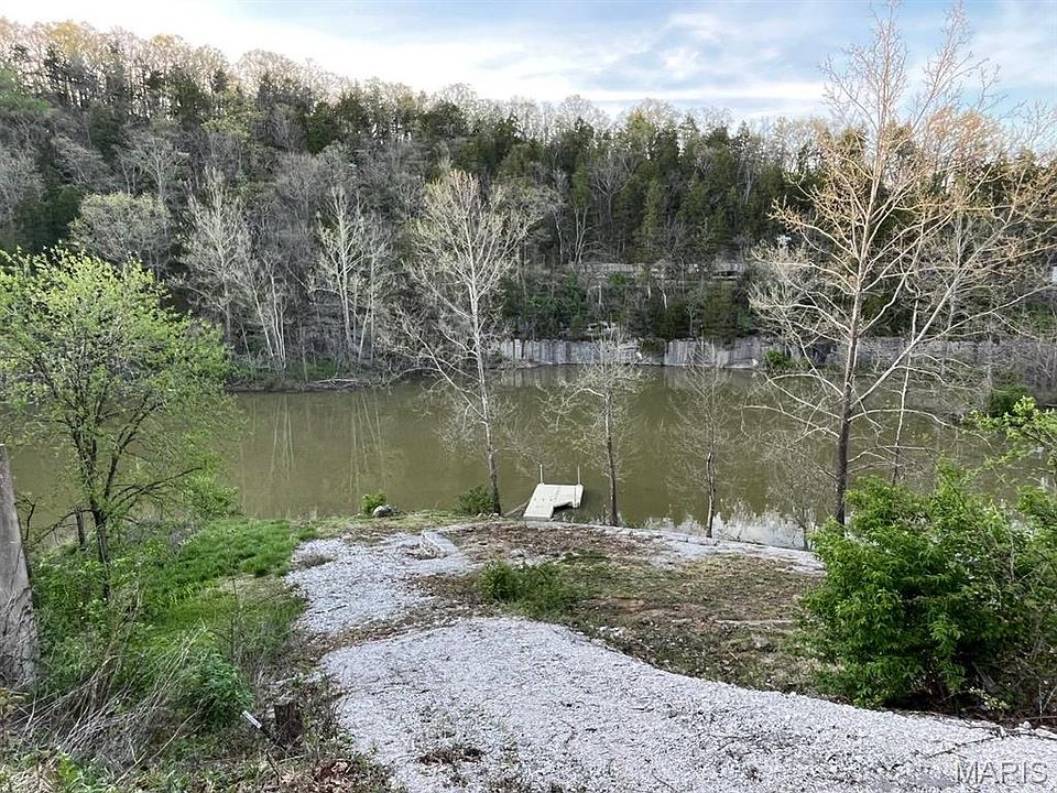 1st image of 72 Lakeview Trl