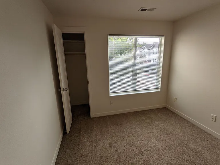 Halsey East Townhomes — Photo 151