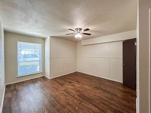 2429 Stella St #1 Photo 1