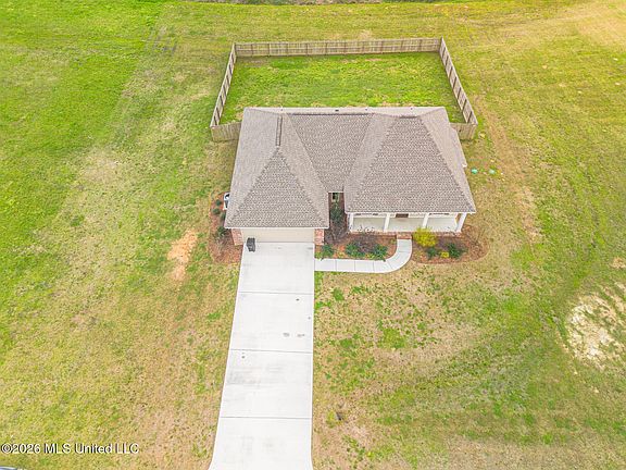 3rd image of 6 Stephens Ln