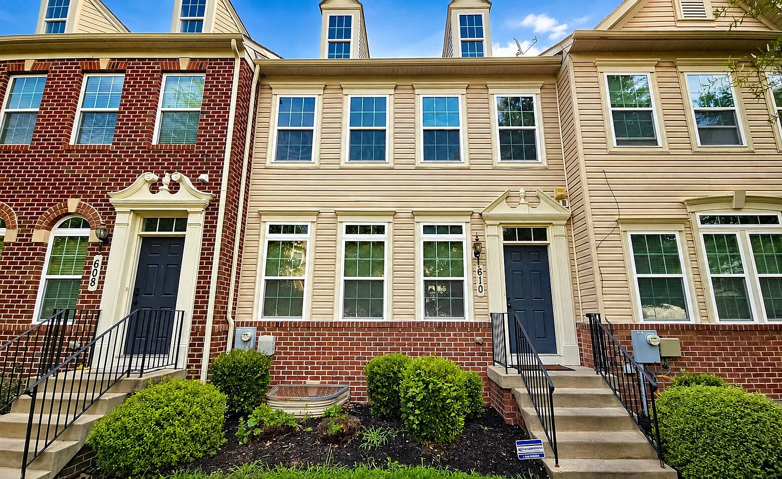 Outstanding 3BR TH for Rent — Photo 1