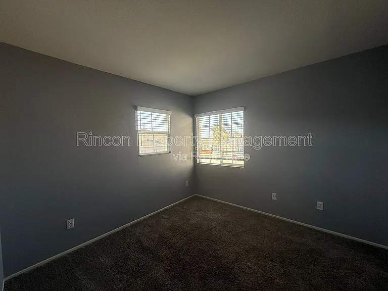 4729 Ellington St — Photo 10