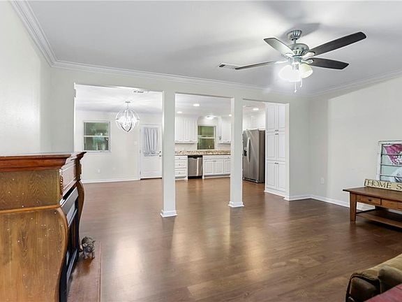 3rd image of 2201 Jerlyn Dr