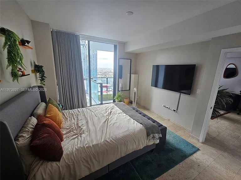 68 SE 6th St #1806 — Photo 34