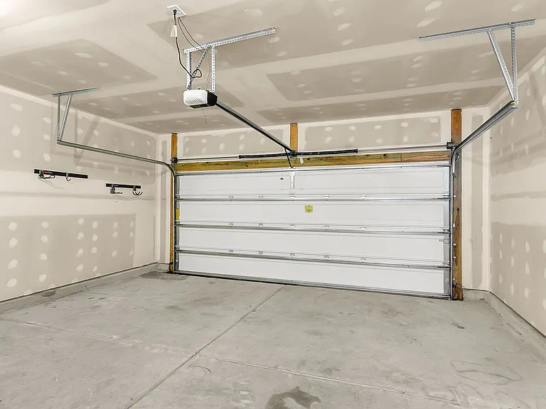 1104 Friartuck Trl — Photo 25