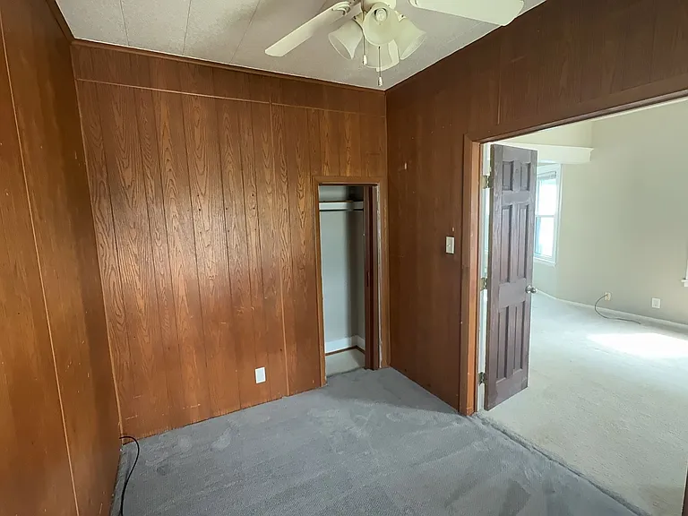 216 W Sylvania Ave — Photo 9