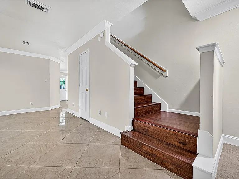 2219 Mountshire Dr — Photo 5