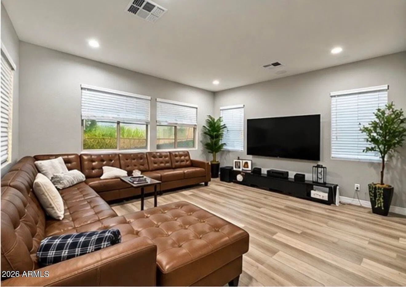 5 bed, 4.5 bath, 3785 sqft, $4,500 — Photo 3