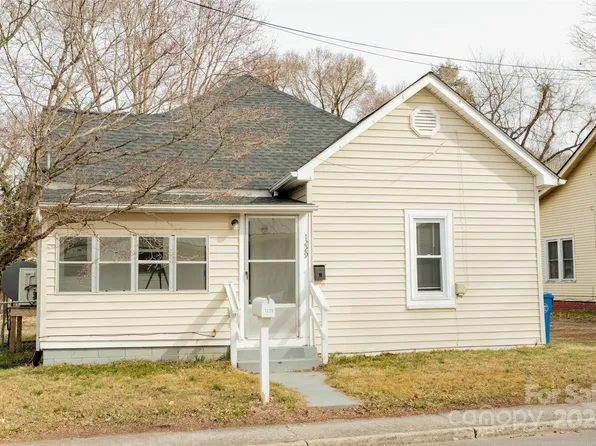 1229 Brown Ave, Waynesville, NC 28786