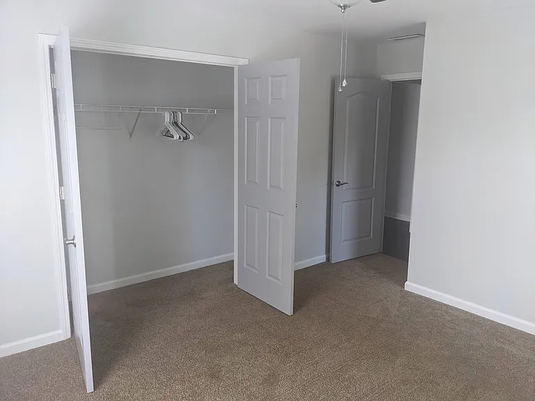 924 Smith St SW — Photo 36