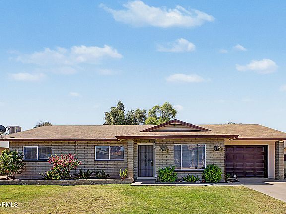 2nd image of 4519 W GARDENIA Avenue
