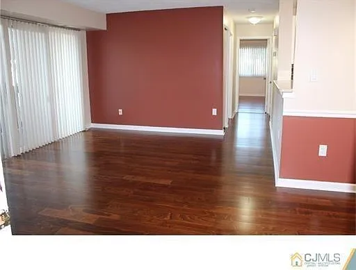2 bed, 2.0 bath, 932 sqft, $2,300 — Photo 3