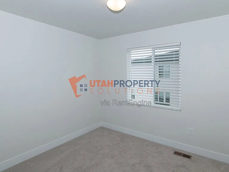 388 S 980 W — Photo 21