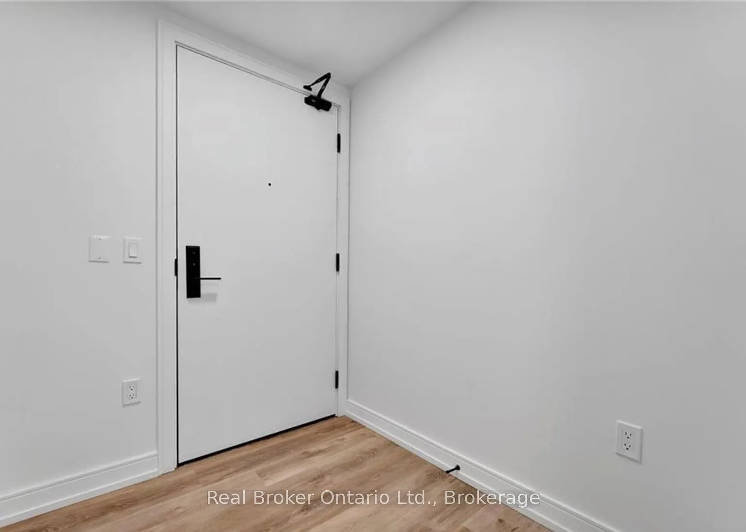 2 bed, $2,000 — Photo 3