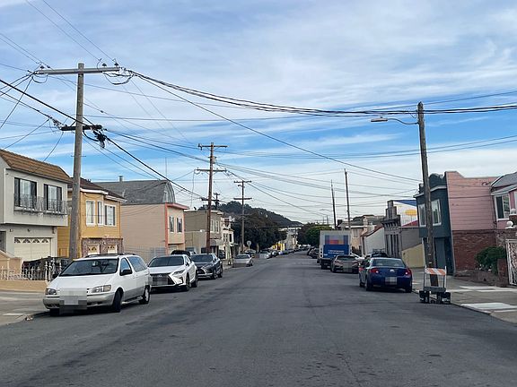 4th image of 448 Wilde Ave