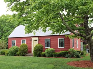 15 Chester St, Turners Falls, MA 01376