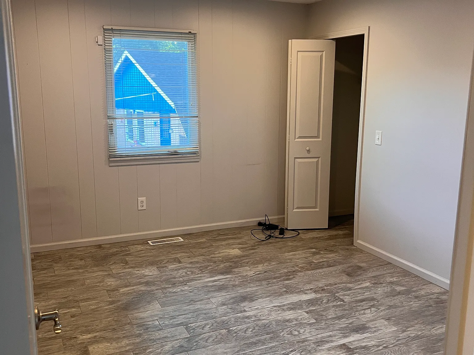 800 Senior Suites Independent Living (55+) — Photo 4