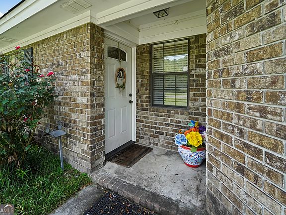 3rd image of 604 Ryan Ln