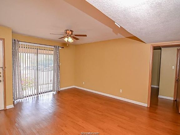 3rd image of 904 University Oaks Blvd APT 132