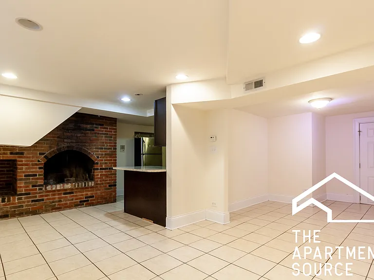 869 W Lill Ave #1 — Photo 3