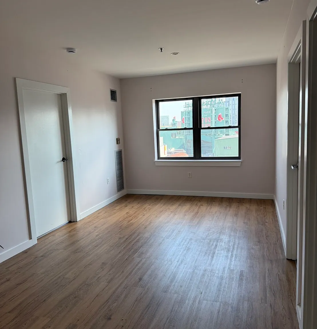 534 Commonwealth Avenue — Photo 2