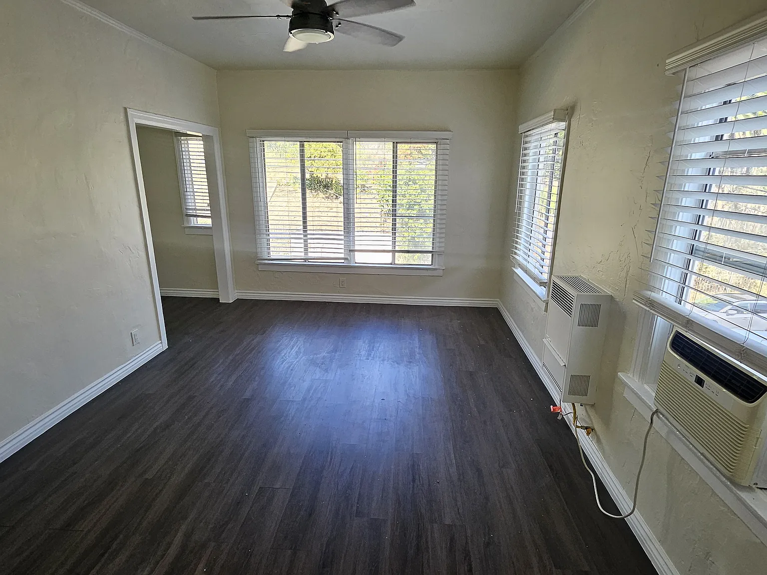 1216 W Court St — Photo 3