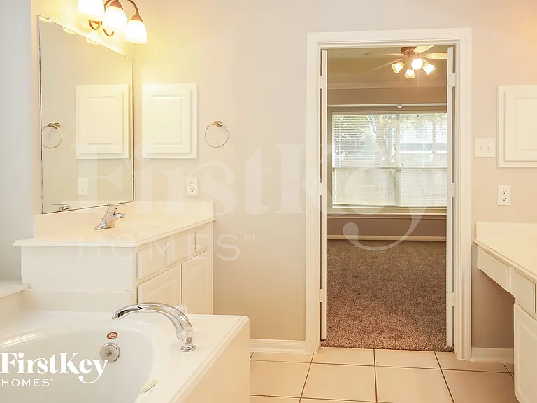 12323 Crescent Mountain Ln — Photo 11
