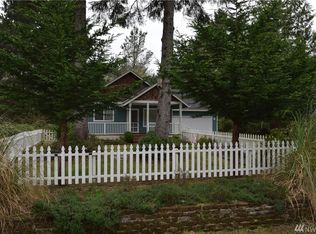 635 Sollecks Ave SE, Ocean Shores, WA 98569