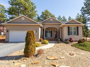 6 Greenbrier Ln, Pinehurst, NC 28374