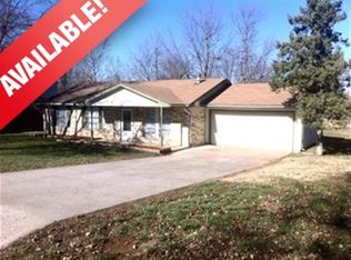 3205 W Winchester Rd, Springfield, MO 65807