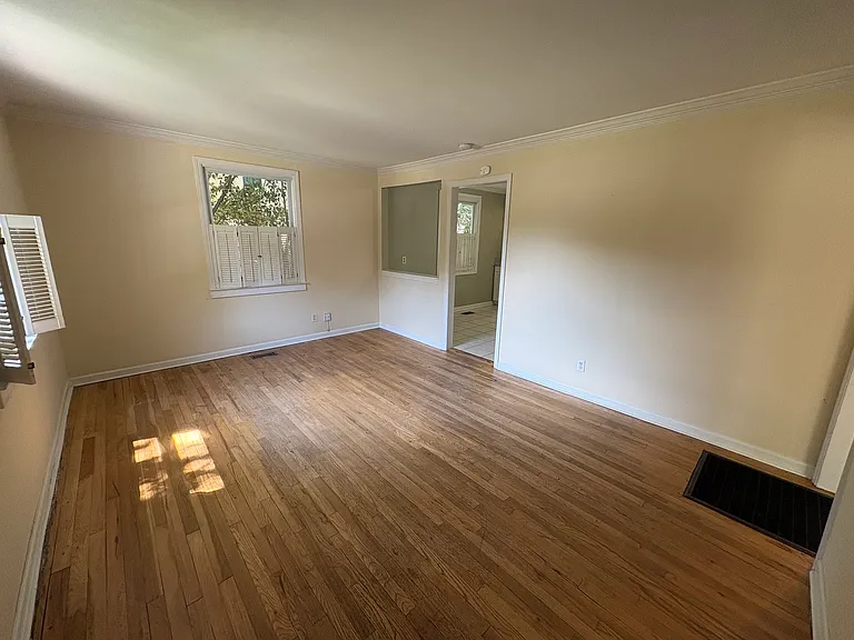 727 New Rd — Photo 3