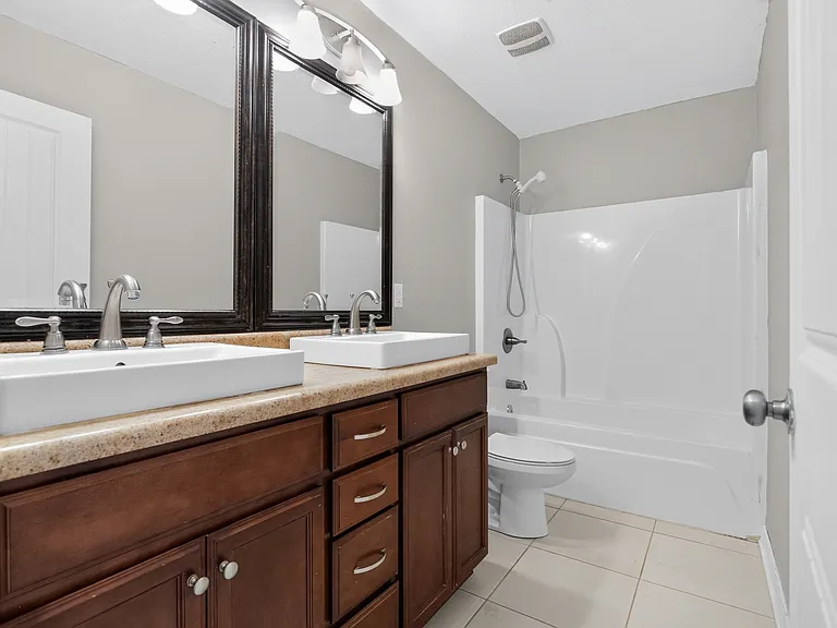 451 Eisenhower Dr — Photo 23