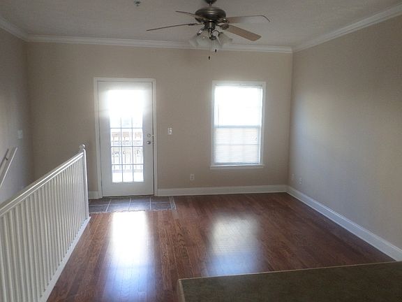 4th image of 607 Peach St