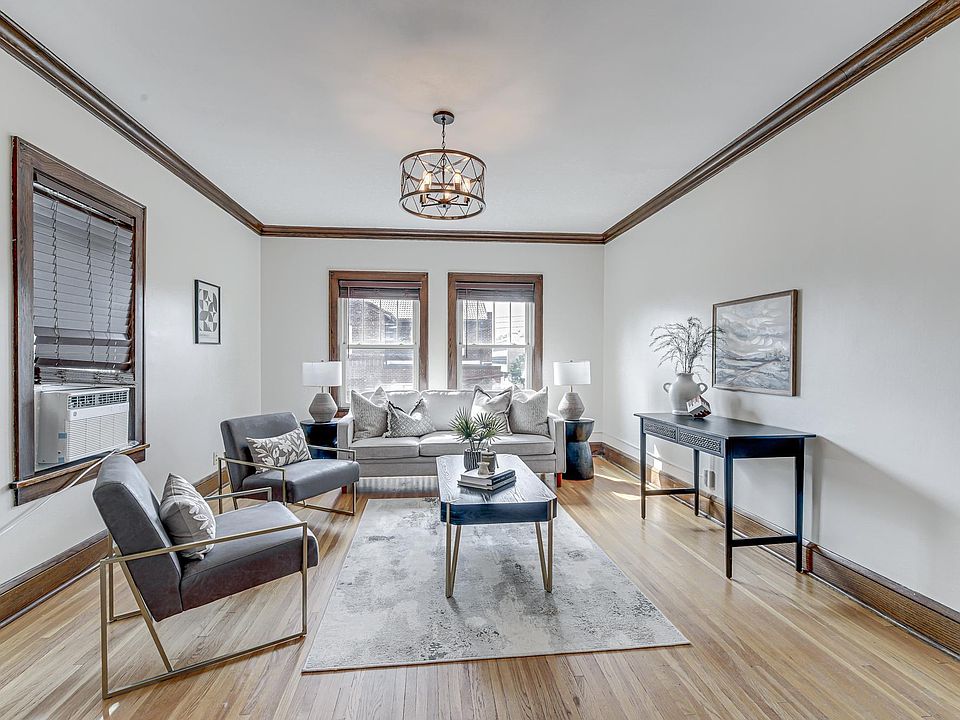 1st image of 1824 Elliot Ave APT 207