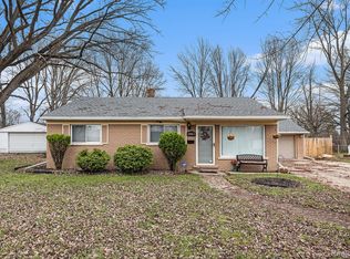 28064 Pierce St, Southfield, MI 48076