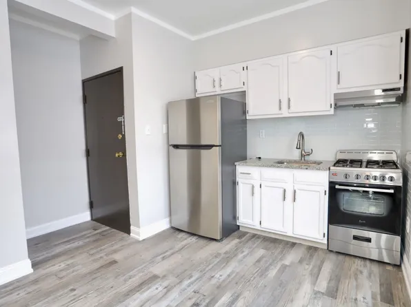 4901 Murphy Place image 1 of 18