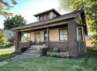 1209 S Main St, Bloomington, IL 61701