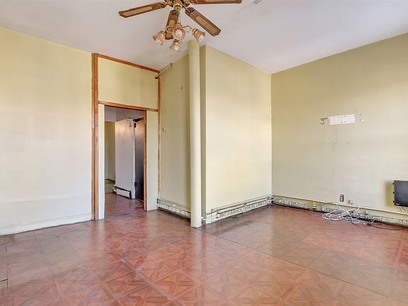 5th image of 279 Communipaw Ave