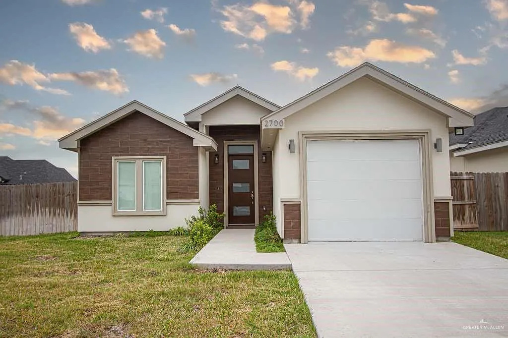 3 bed, 2.0 bath, 1272 sqft, $1,950 — Photo 1