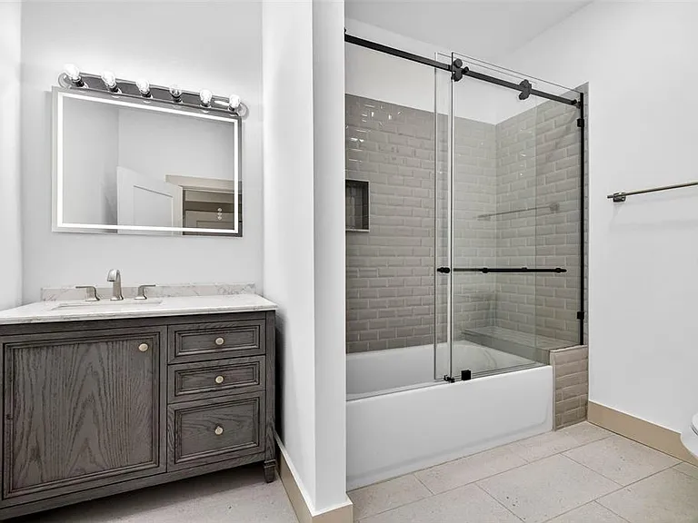 1330 Cherry St NE — Photo 29