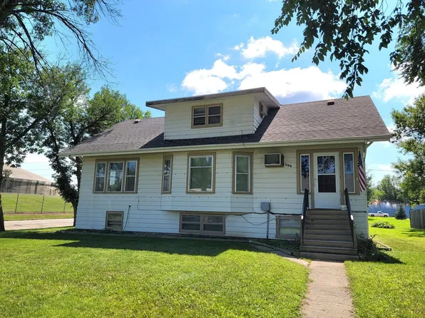 922 2nd Ave NE, Aberdeen, SD 57401