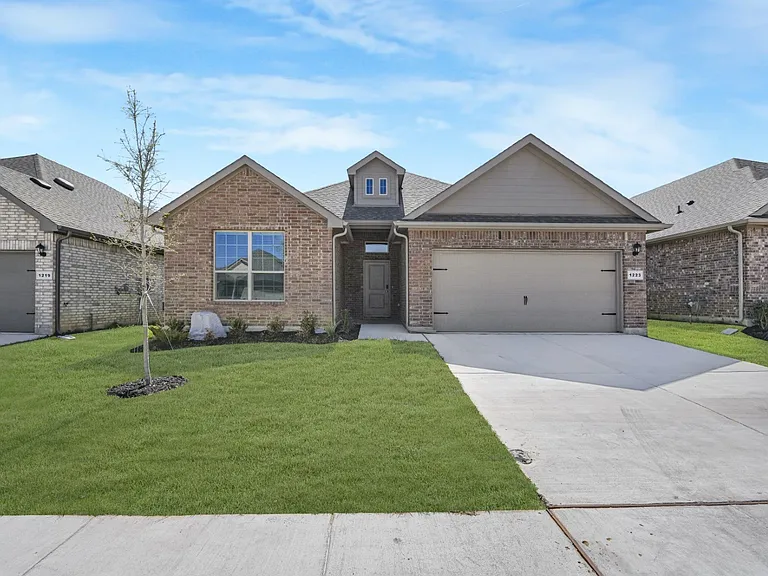 1223 Rockwater Dr — Photo 1