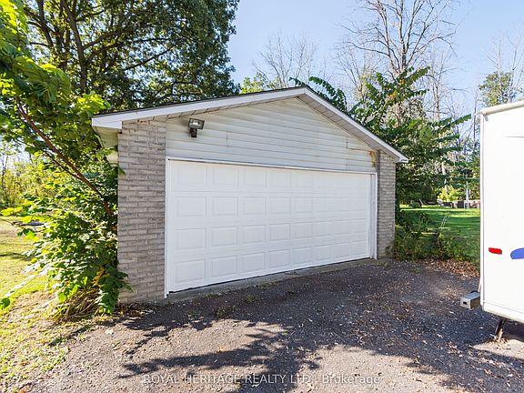 4th image of 444 Lazier Rd