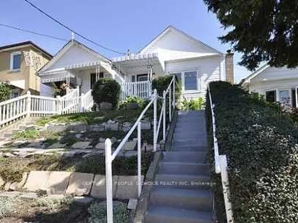 579 Northcliffe Blvd E, Toronto, ON M6E 3L6