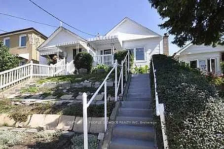 579 Northcliffe Blvd E Photo 1