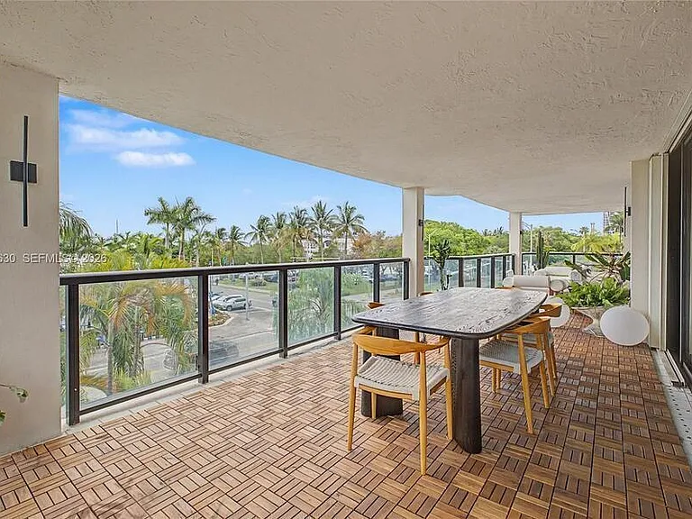 2575 S Bayshore Dr #4A — Photo 21