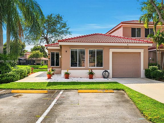 5th image of 1725 SW 109th Ter